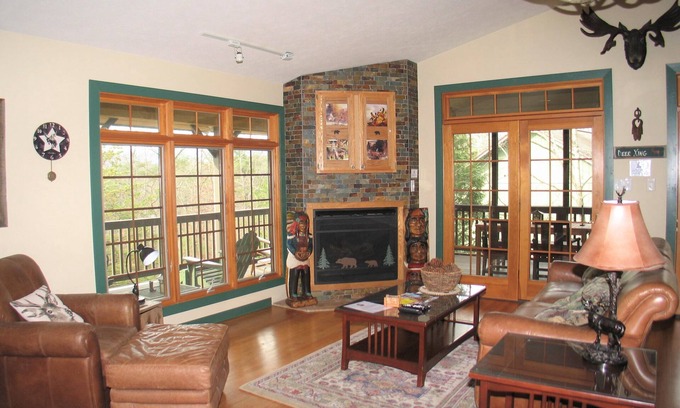 Basye Cabin | 5 Free Daily Bryce Resort Passes! Skiing, Tubing, Golf, Mountain Biking, Lake!