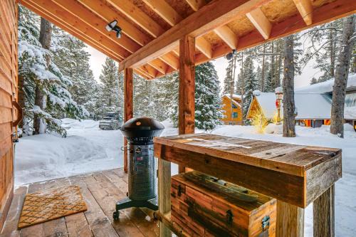 Blue River House | 5 Mi to Breckenridge Ski Resort Cozy Wood Cabin!