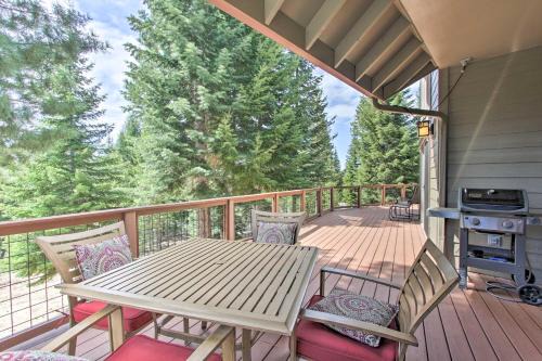 Crescent House | 5 Mi to Crescent Lake Dog-Friendly Oregon Getaway