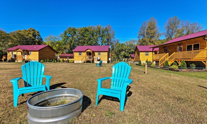 Cherokee Cabin | 5 Mi to Dtwn: Bryson City Cabin w/Resort Perks!