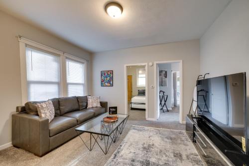 South Hills Apartment | 5 Mi to Dtwn Pittsburgh Apt with Balcony
