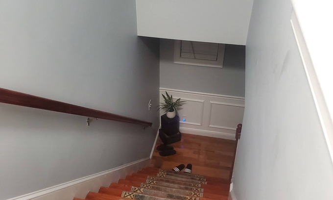 Worcester House | 5 minute walk to St. Vincent hospital and UMASS University Hospital