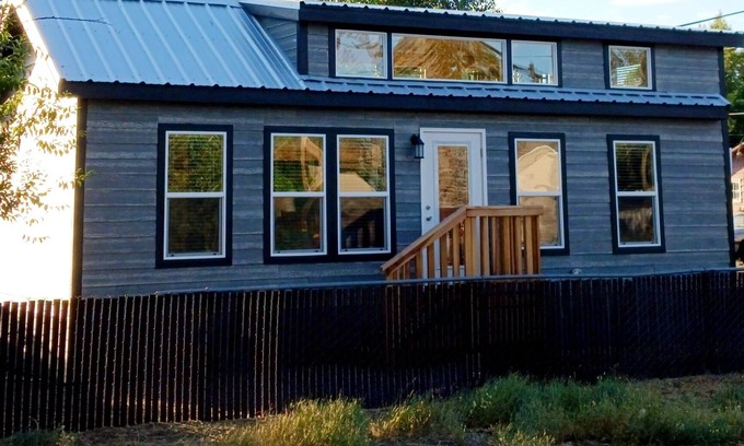 Chester Cabin | 5 minutes to Lake Almanor! Cozy cabin -Brand new construction!