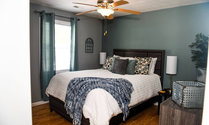 Winona House | 5 Star! Direct Access to Brimstone Recreation Pet Friendly Game Room