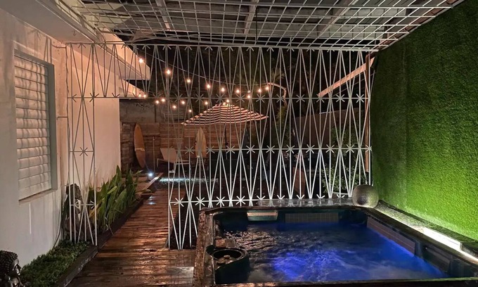 Isla Verde House | 5 star location- 5 star house- 5 min to beach