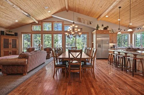 Sunriver House | 5 Vine Maple home