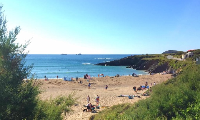 Treyarnon Apartment | 50m FROM THE BEACH, dogs welcome