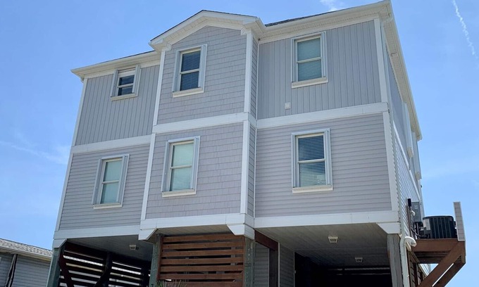 Yaupon Beach House | 5BR/3.5BA Home - Oceanfront, Event Home, Dog Friendly, Sleeps 13