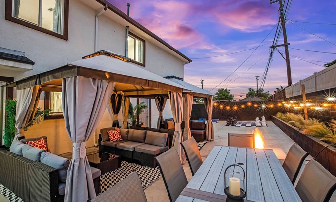 Midway City House | 5BR 4.5BA! SLEEPS 18! GAMES! LITTLE SAIGON! CLOSE TO DISNEY & OC BEACHES