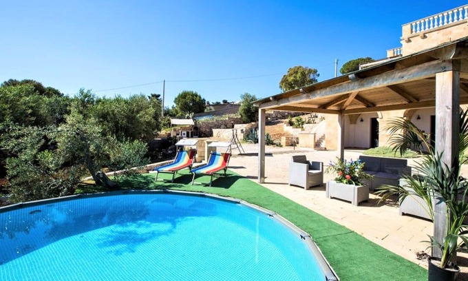 Torre Vado Villa | 5min walk to the sea: large house w/little pool
