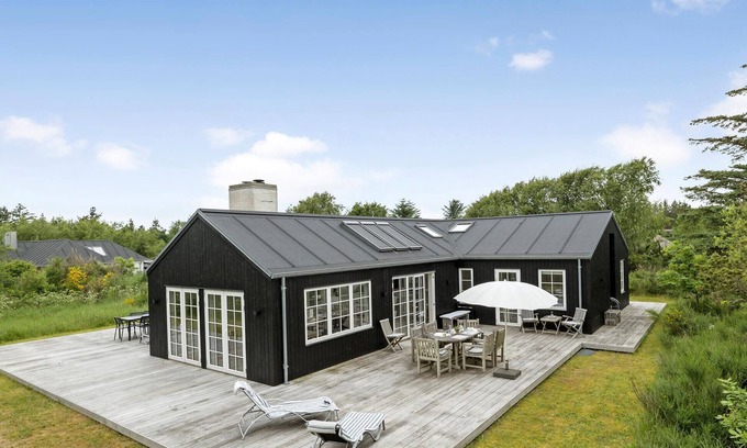 Slette Strand House | 6 bedroom nice home in Fjerritslev