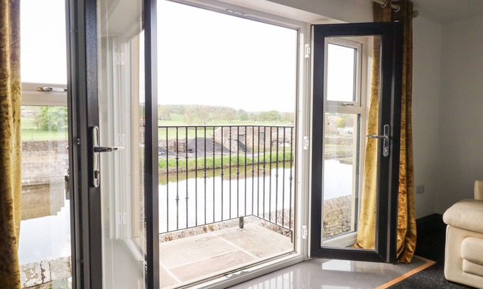 Gargrave Cottage | 6 Lock View