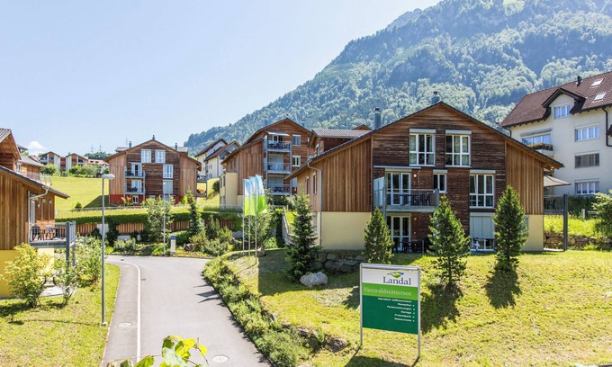 Ruetli Apartment | 6-person apartment in the holiday park Landal Vierwaldstättersee