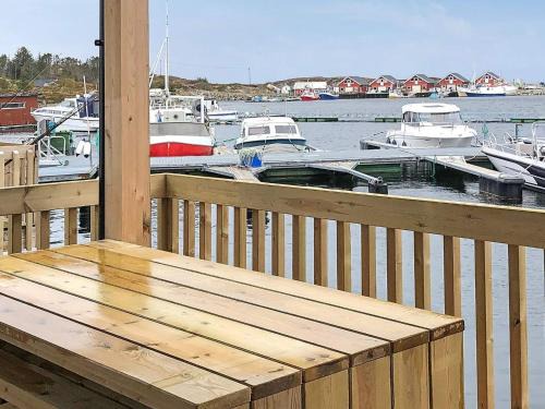 Dyrvik House | 6 person holiday home in Kverva