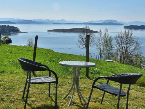 Tysnes Apartment | 6 person holiday home in Onarheim