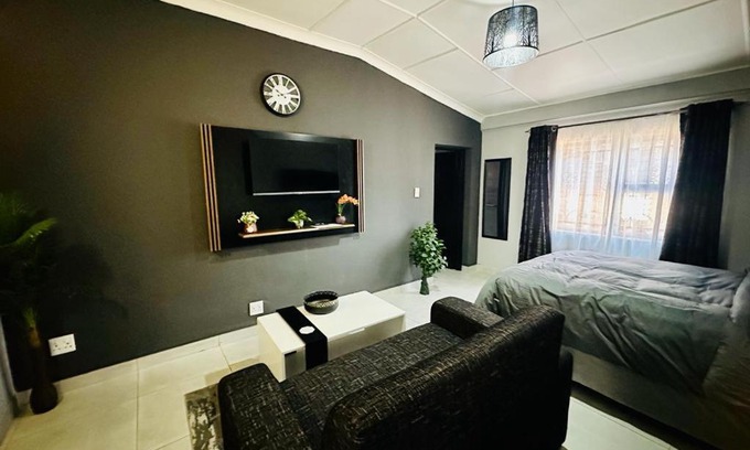 Bezuidenhout Valley House | 6 the Curve Unit 16