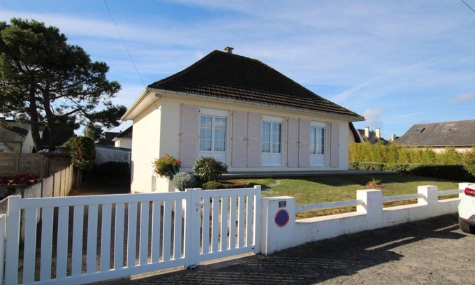 Saint-Martin de Brehal House | 61 m² Gîte ∙ 2 bedrooms ∙ 4 guests