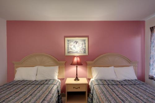 Niagara Falls Hotel | 6267 Persepolis Inn