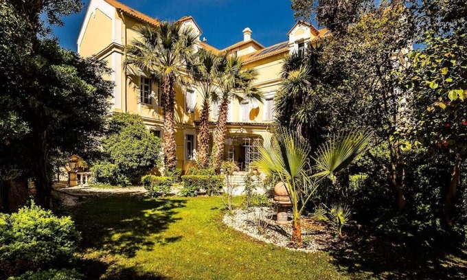 Bas-Vernet Apartment | 66C3 : Historic Chateau: Picasso Private Apartment for 4