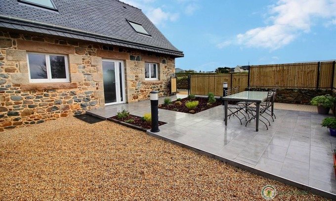 Plougrescant House | 67 m² Gîte ∙ 2 bedrooms ∙ 4 guests