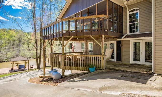 Alexander City House | 6br 3ba Lake Front Home