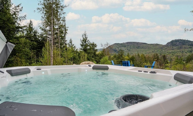 Bethel House | 6BR Mountain Cabin | Hot Tub Fire Pit