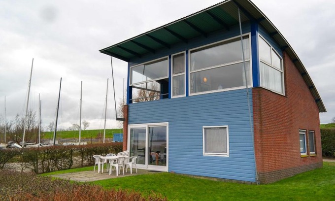 Anjum House | 6pers Happy Summer Lakefront holiday home with Sauna