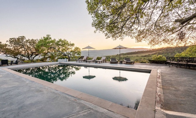 Sonoma House | 7 BD - 2 homes - Pool, Spa, Minutes to Plaza