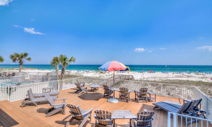 Orange Beach House | 7 BR/6.5 Bath Directly-on-the-Gulf Beach House; 300 Lb Ice-maker/Pool/Kayaks