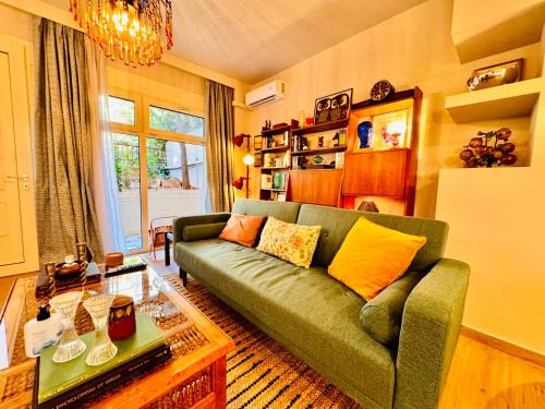 Nea Smirni Apartment | 70's Vintage Hideaway Appartment