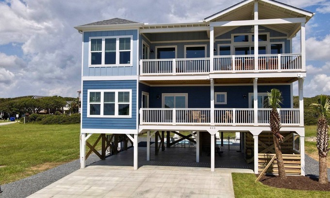 Yaupon Beach House | 7BR/6.5BA Ocean View Home - Pool, Elevator, Dogs Ok, Sleeps 18