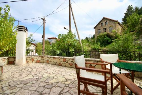 Eptalofos House | 7hills Waterfall Lodge by Ski Alure