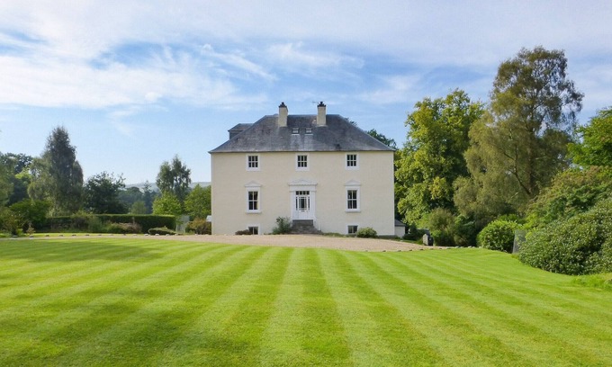 Kirkmichael Cottage | 8 bedroom accommodation in Minishant, near Ayr