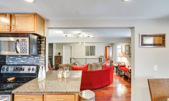 Golden Valley Cottage | 8 Mi to Downtown: Convenient Minneapolis Home