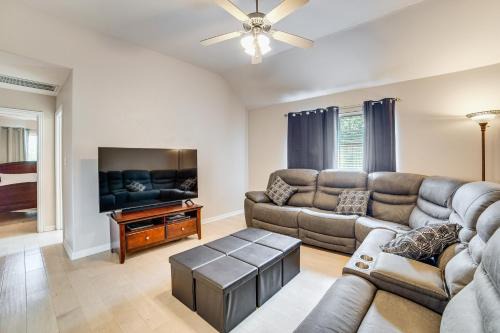 Flint House | 8 Mi to Lake Palestine Peaceful Family Retreat