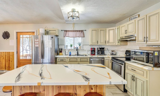 White Mills Cottage | 8 Mi to Lake Wallenpapack: Gem w/Deck & Game Room