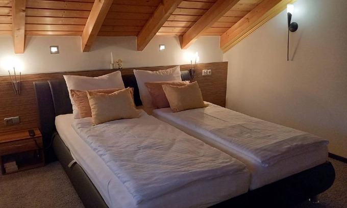 Furstenfeldbruck District Apartment | 80 m² Apartment ∙ 1 bedroom ∙ 2 guests