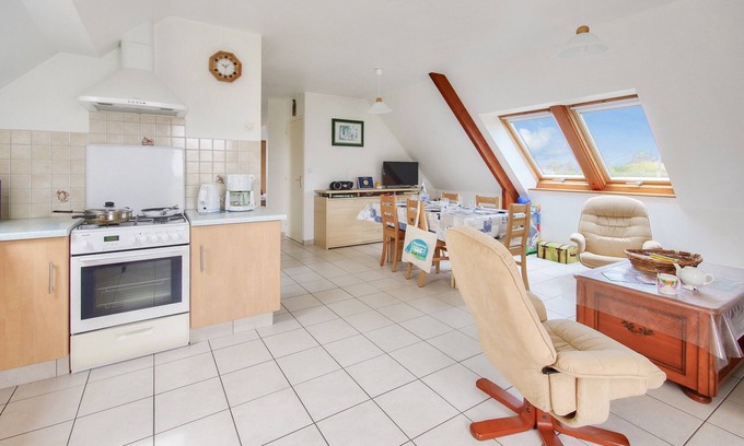 Erquy Apartment | 850m from the beach, flat for 5 with garden