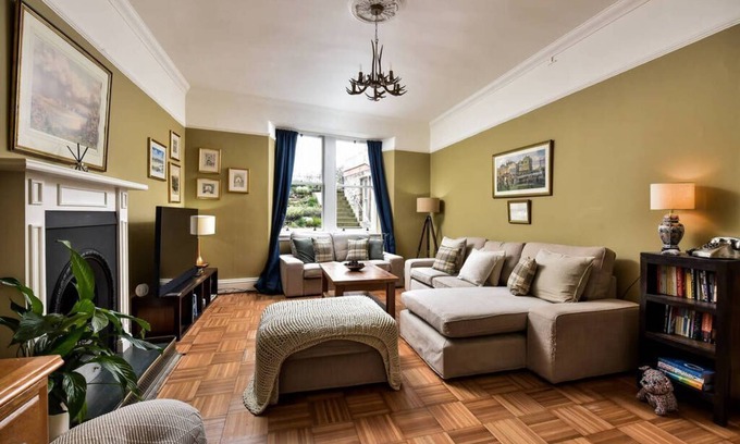 St. Andrews Cottage | 8b Howard Place - a townhouse that sleeps 6 guests in 3 bedrooms