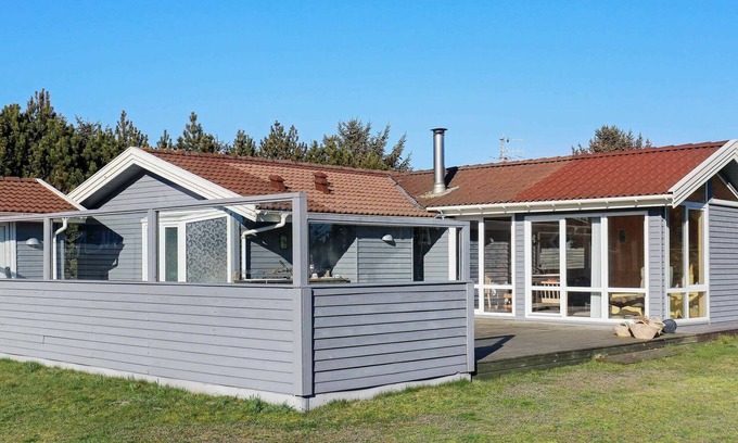 Grønhøj House | 9 person holiday home in Løkken-By Traum