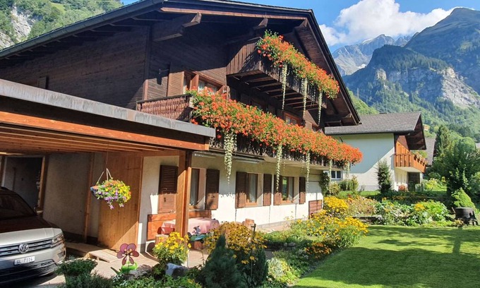 Elm Apartment | 90 m² Apartment ∙ 3 bedrooms ∙ 7 guests