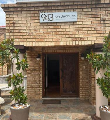 Moreleta Park House | 943 on Jacques