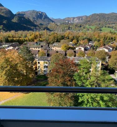 Bad Reichenhall Apartment | 98, Bergblick, 2 Schlafzimmer, Dusche , WC, Küche, Wohnzimmer