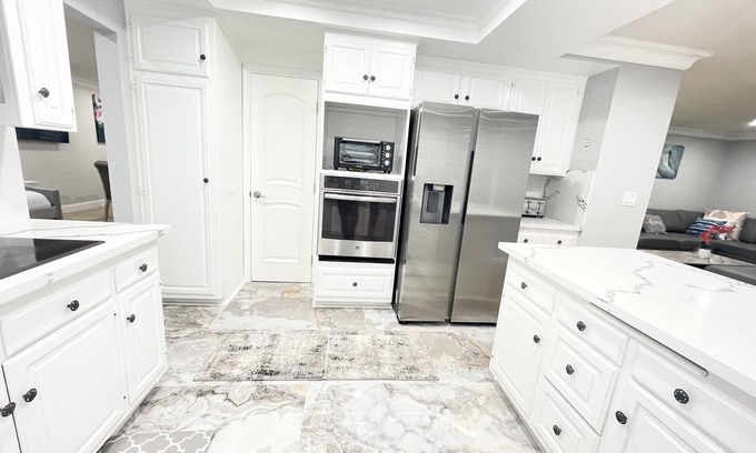 Fullerton House | 9BR Home Near Disney and Convention Center