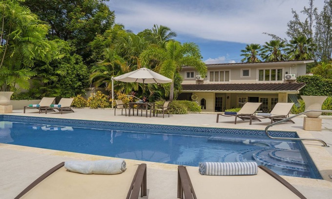 Gibbs Bay Villa | A 4 Bedroom Villa With Private Pool & A 3 Minute Walk To The Beach - Great Value