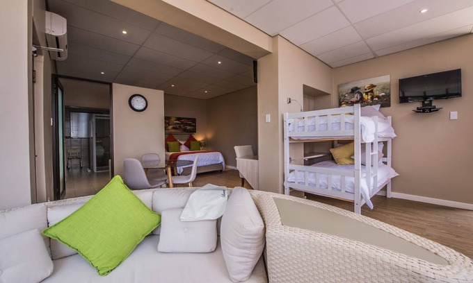 Port Elizabeth House | A&A Guesthouse