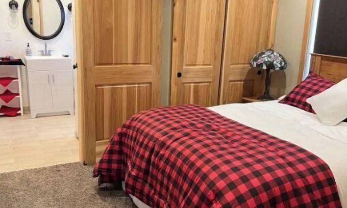 Chester House | A Cozy Little House with a lot to offer!