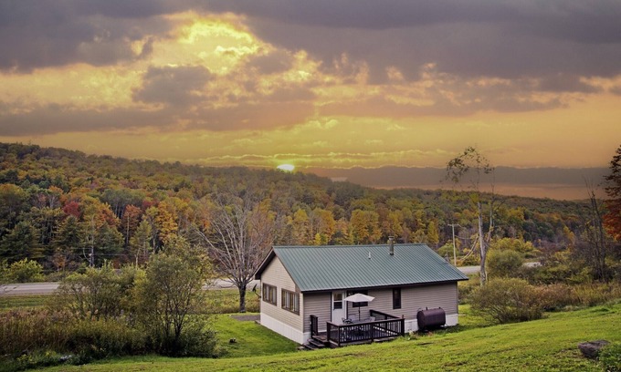 Mount Upton House | A Cozy Retreat Nestled in the Mountains