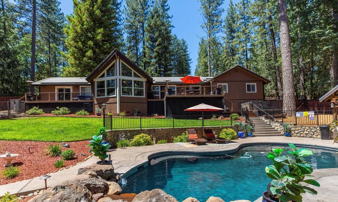 Foresthill Ski Chalet | A Forest Mini Resort with a fabulous pool & rustic mountain luxury at its best!
