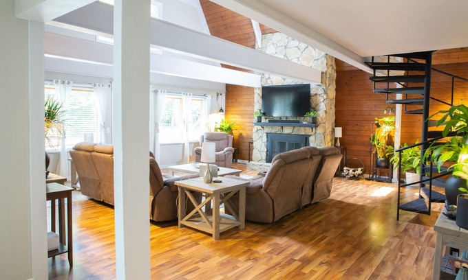 Madison House | A-Frame Arbor One Block From The Beach-Four Beds and Four Bathrooms!